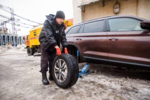 Выездной шиномонтаж: профессиональная помощь на колёсах без потери качества